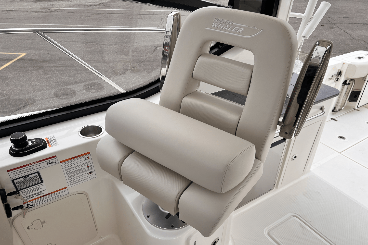 Slide: The Image of Boston Whaler 325 Conquest 2025 - 19