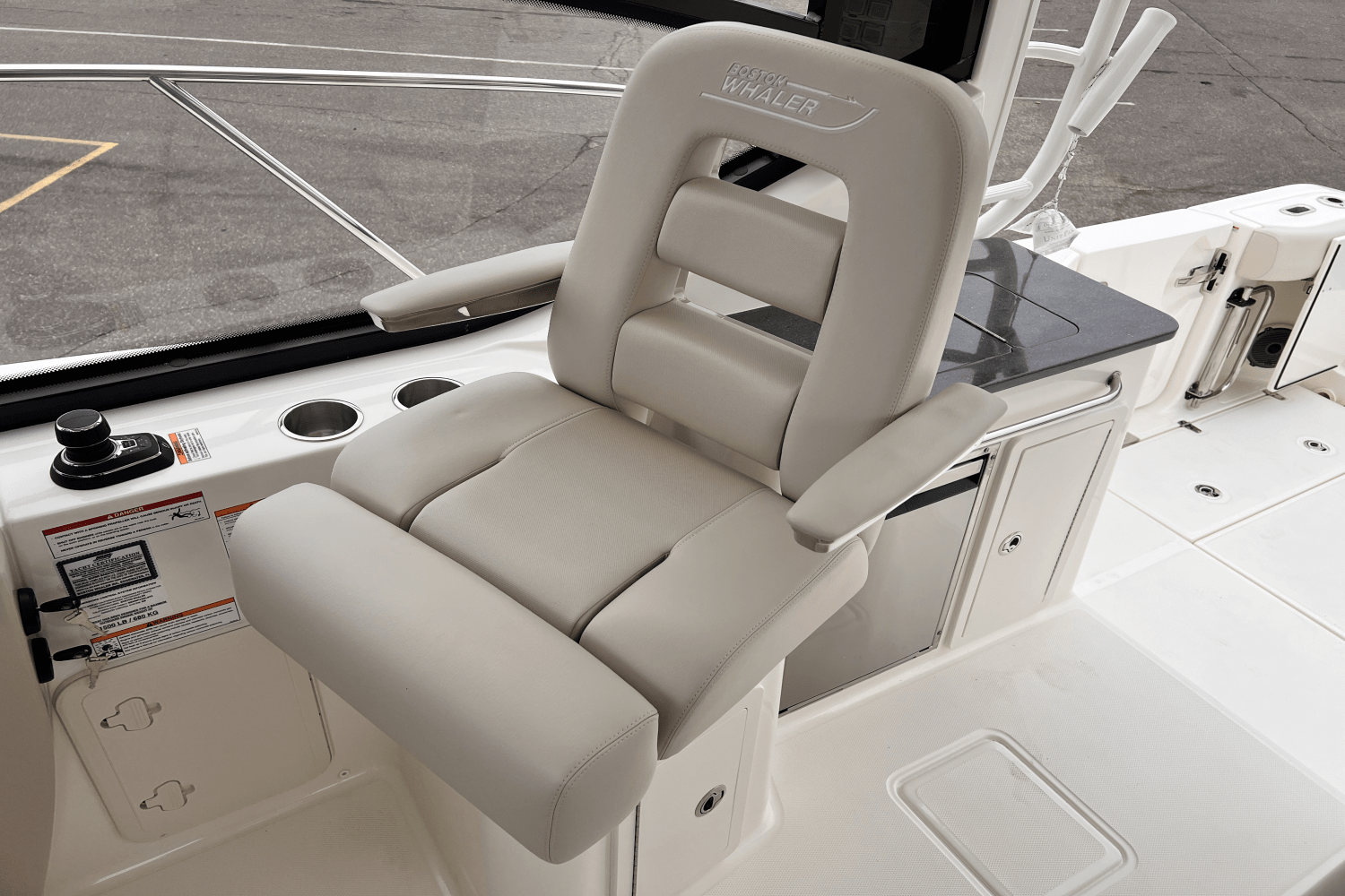 Slide: The Image of Boston Whaler 325 Conquest 2025 - 20
