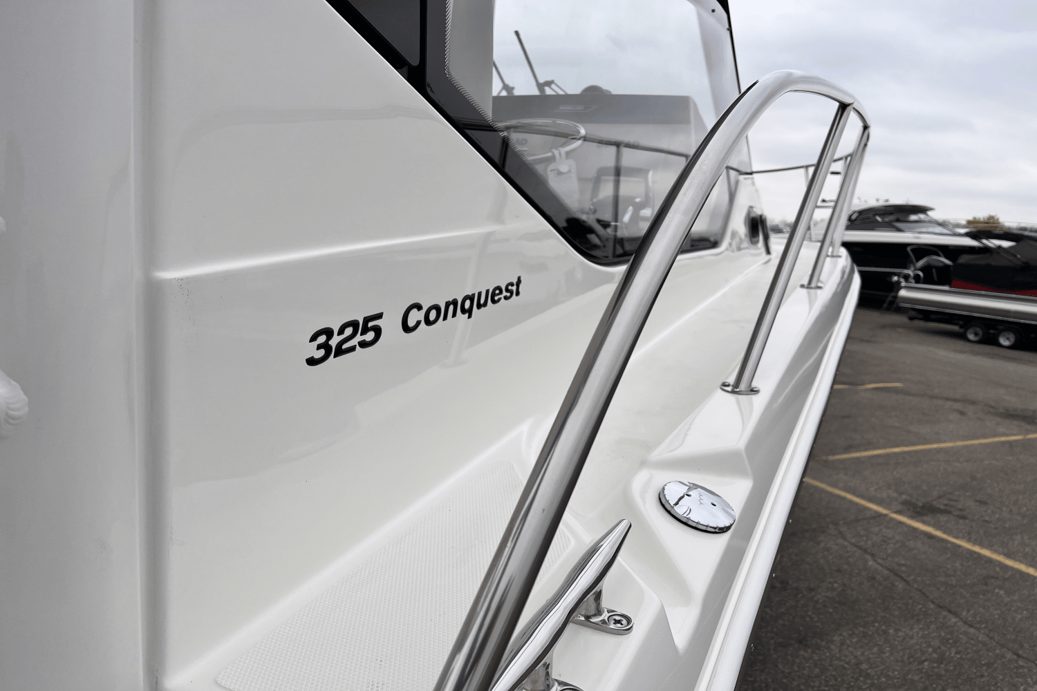Slide: The Image of Boston Whaler 325 Conquest 2025 - 21