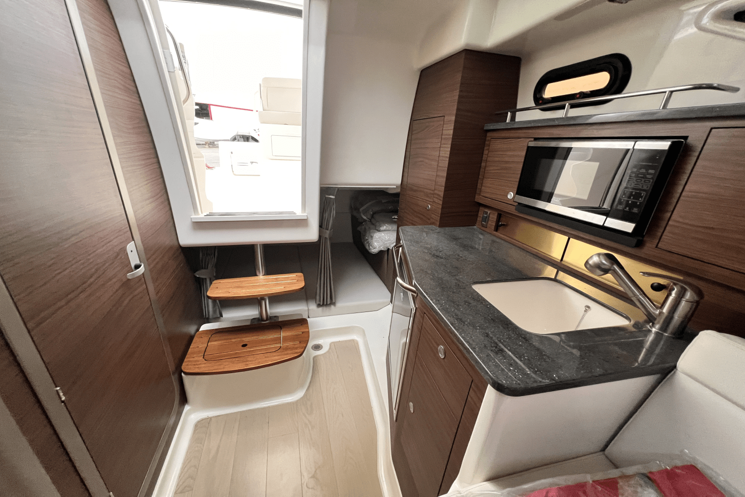 Slide: The Image of Boston Whaler 325 Conquest 2025 - 25