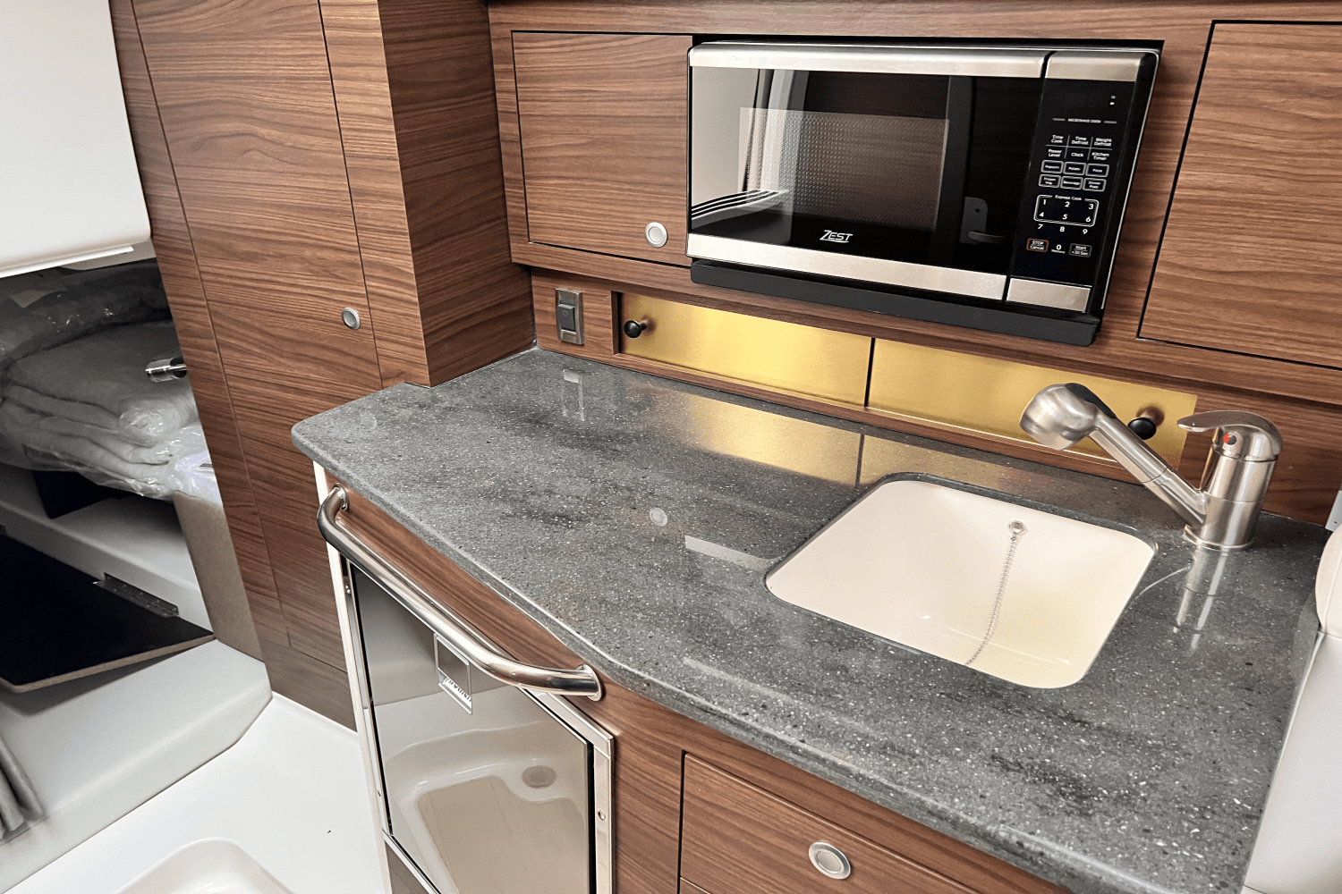 Slide: The Image of Boston Whaler 325 Conquest 2025 - 26