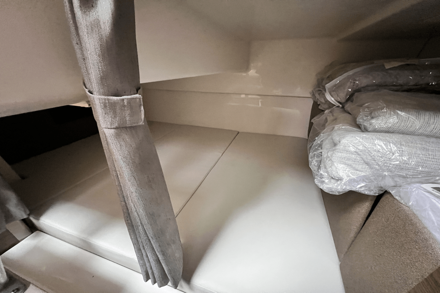 Slide: The Image of Boston Whaler 325 Conquest 2025 - 27