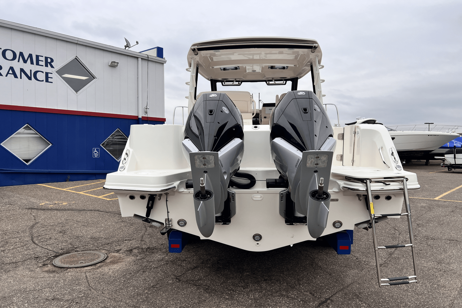 Slide: The Image of Boston Whaler 325 Conquest 2025 - 3