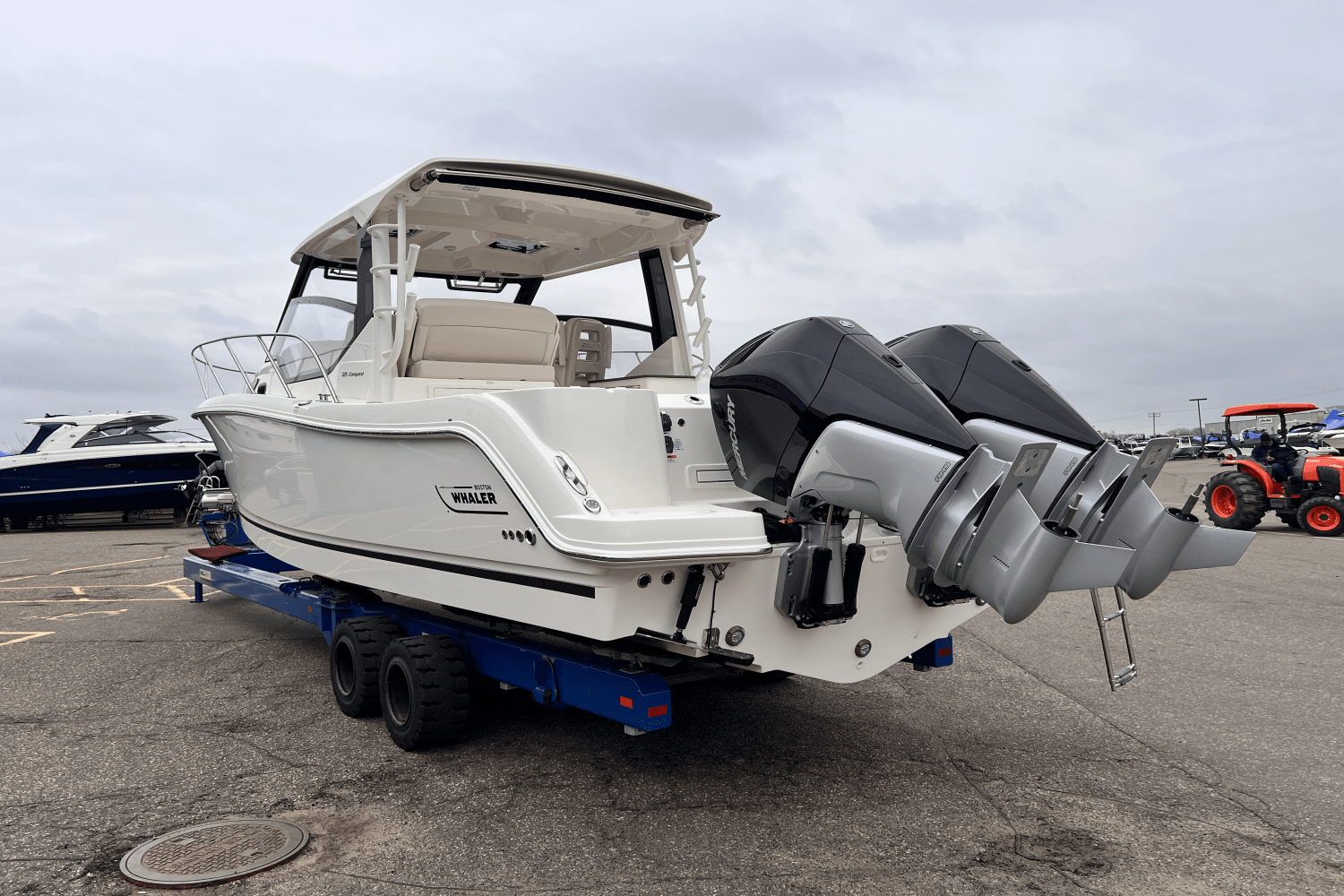 Slide: The Image of Boston Whaler 325 Conquest 2025 - 4