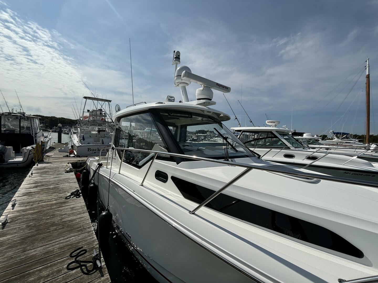 Slide: The Image of Boston Whaler 325 Conquest Pilothouse 2020 - 4698853