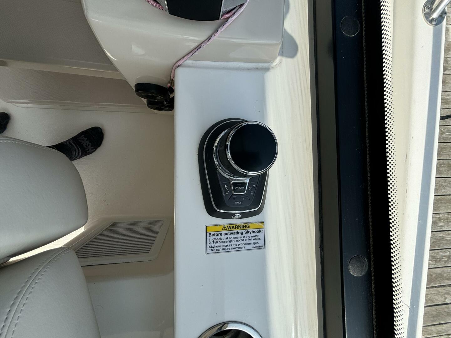 Slide: The Image of Boston Whaler 325 Conquest Pilothouse 2020 - 4698735