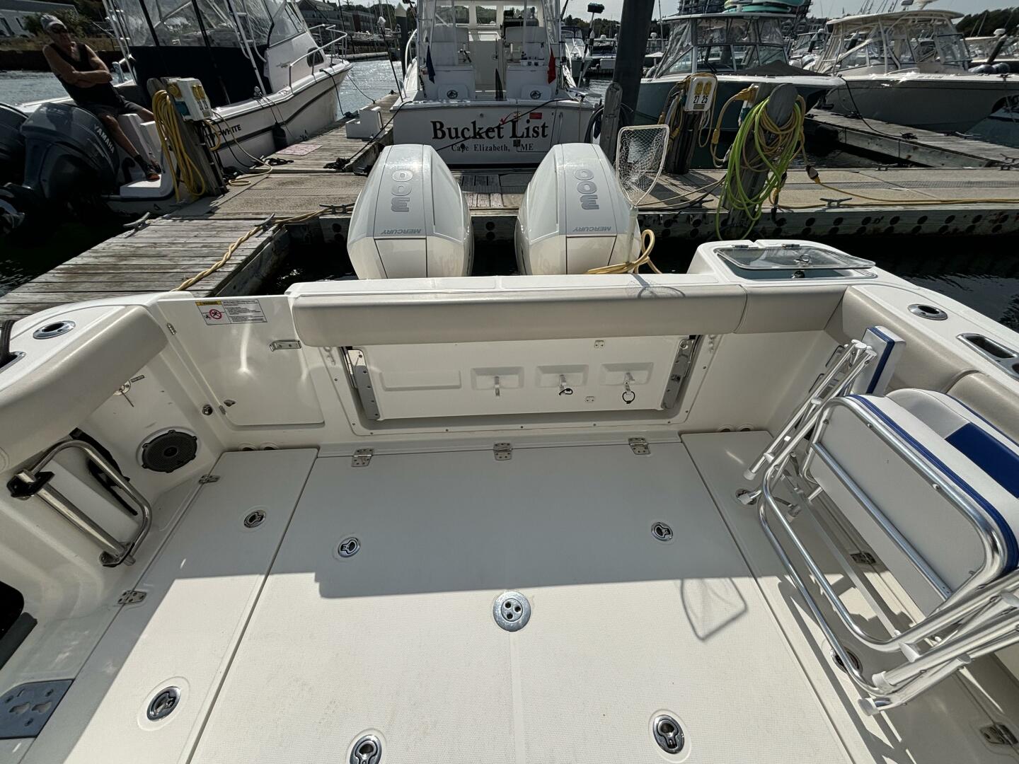 Slide: The Image of Boston Whaler 325 Conquest Pilothouse 2020 - 4698702