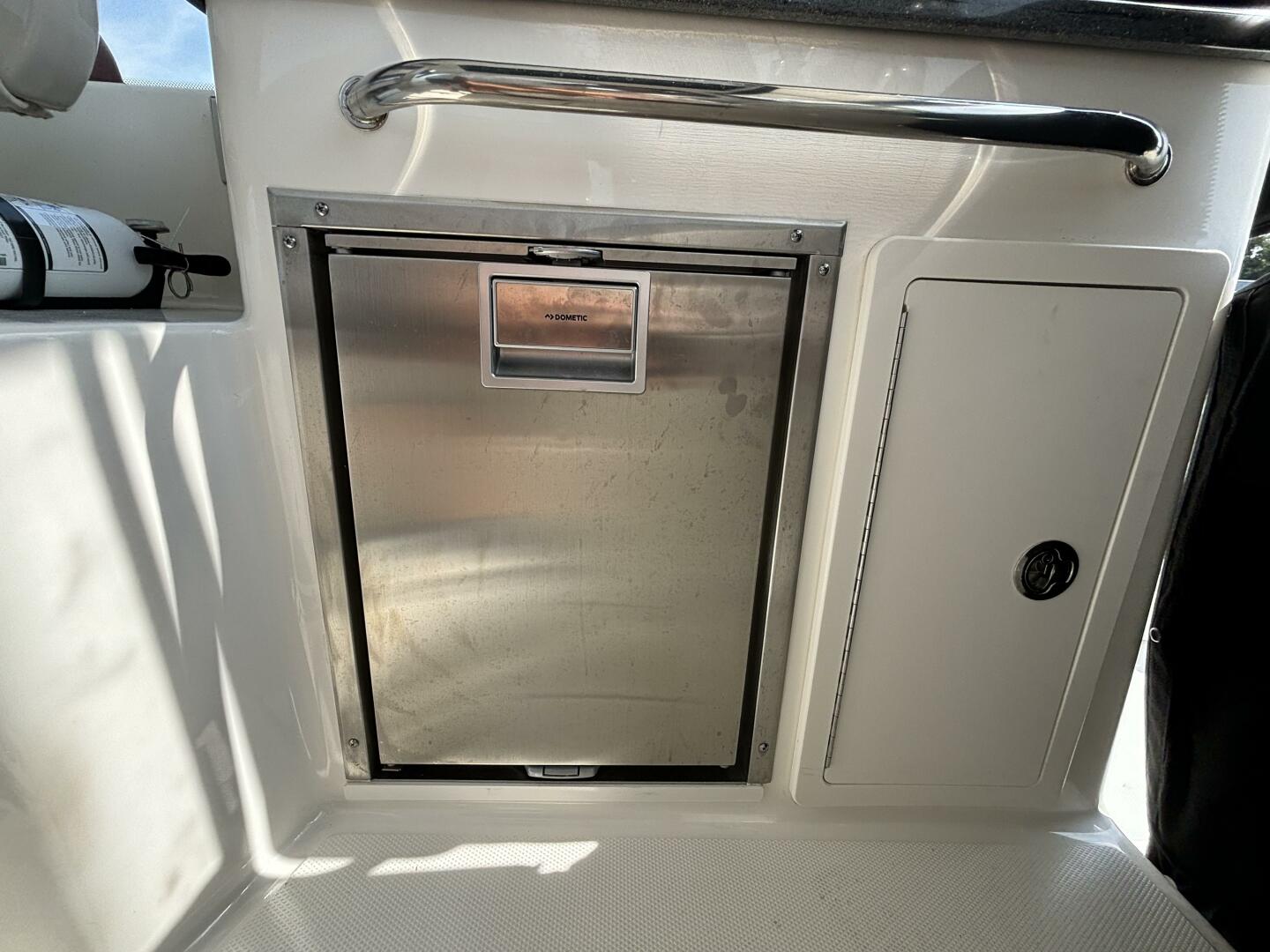 Slide: The Image of Boston Whaler 325 Conquest Pilothouse 2020 - 4698755