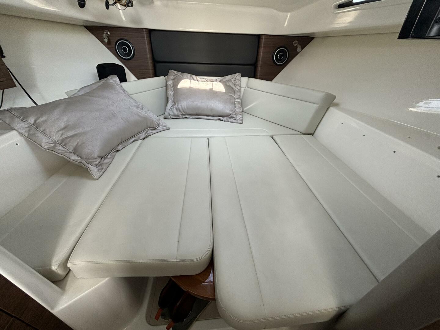 Slide: The Image of Boston Whaler 325 Conquest Pilothouse 2020 - 4698790