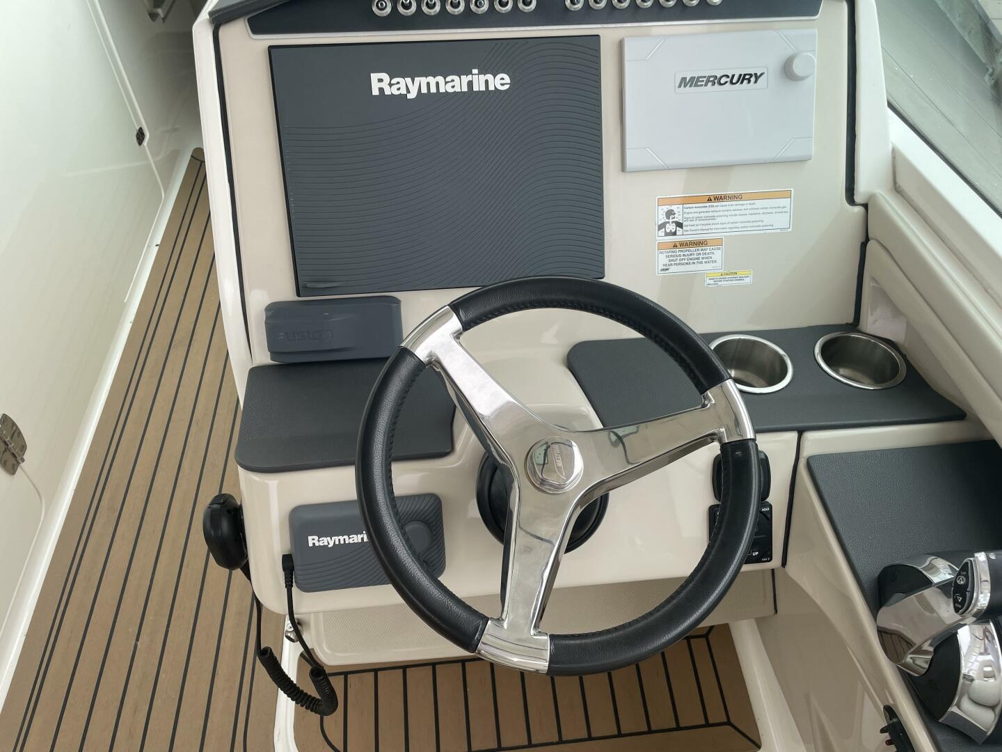 Slide: The Image of Boston Whaler 33 2018 - 4527861