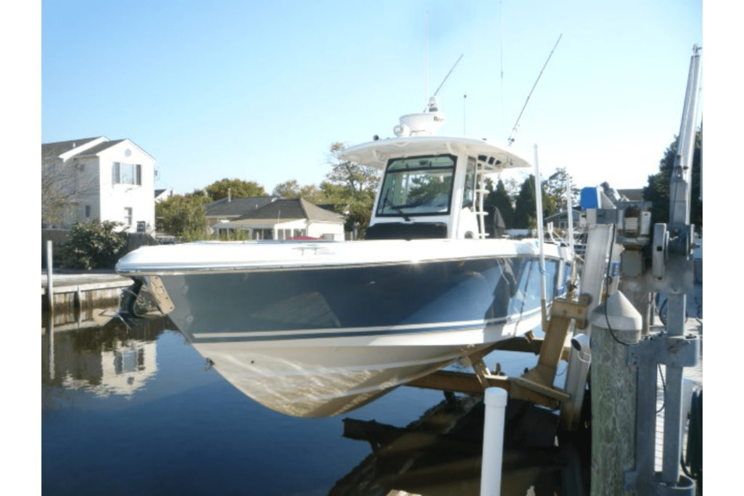 Slide: The Image of Boston Whaler 330 OUTRAGE 2017 - 0
