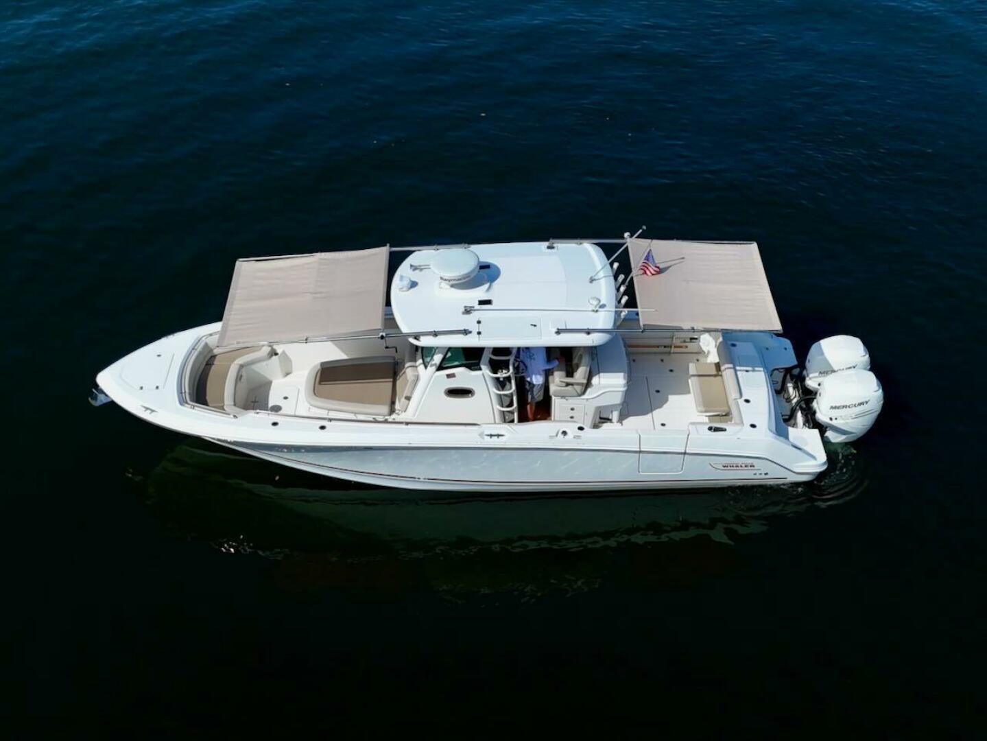 Slide: The Image of Boston Whaler 330 Outrage 2017 - 5625035