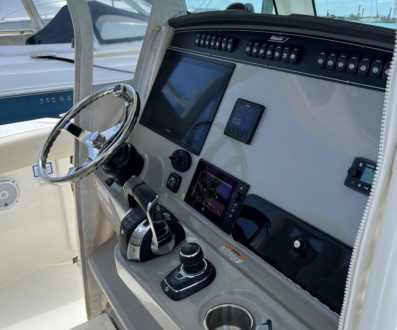 Slide: The Image of Boston Whaler 330 Outrage 2017 - 5289973