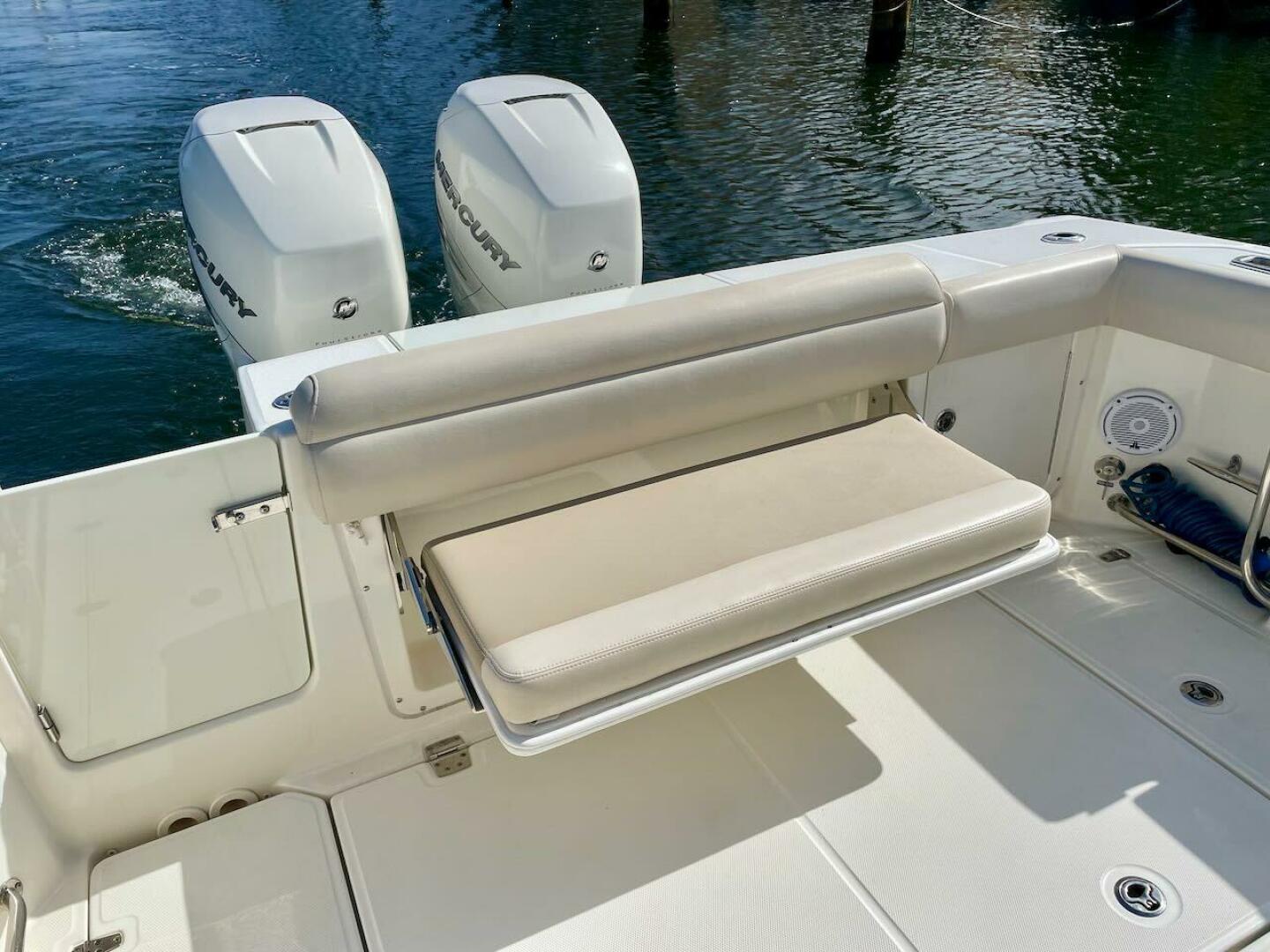 Slide: The Image of Boston Whaler 330 Outrage 2017 - 5625039