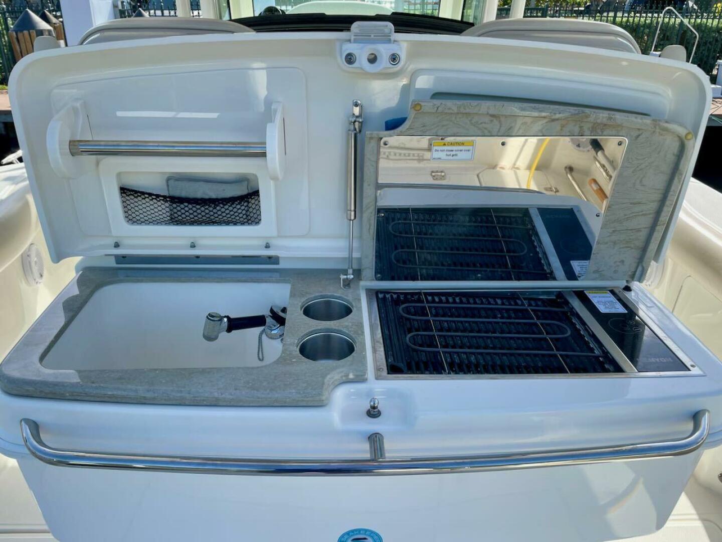 Slide: The Image of Boston Whaler 330 Outrage 2017 - 5625041