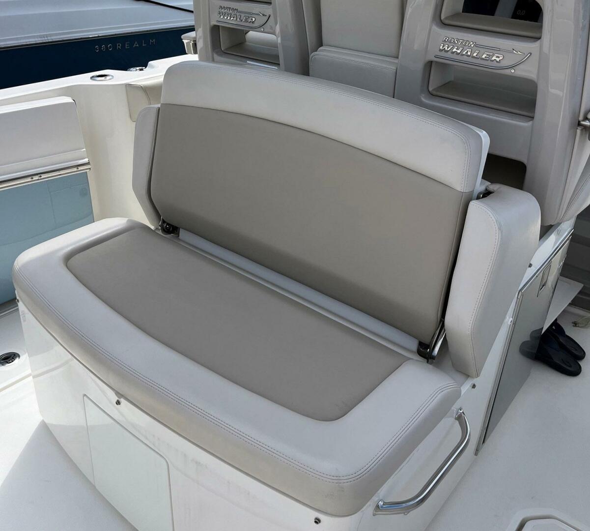 Slide: The Image of Boston Whaler 330 Outrage 2017 - 5289979