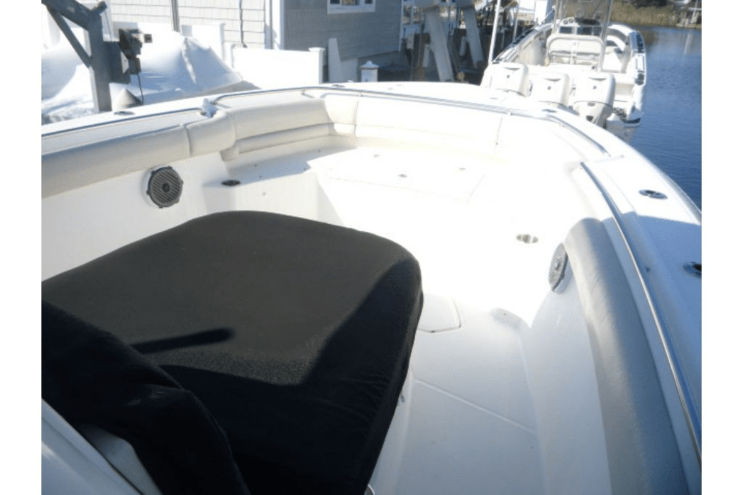 Slide: The Image of Boston Whaler 330 OUTRAGE 2017 - 21