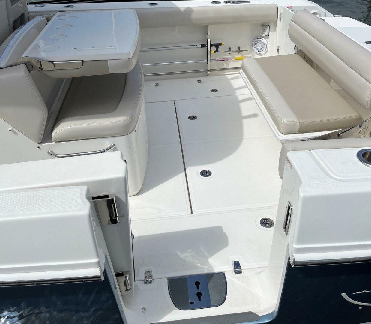 Slide: The Image of Boston Whaler 330 Outrage 2017 - 5289981