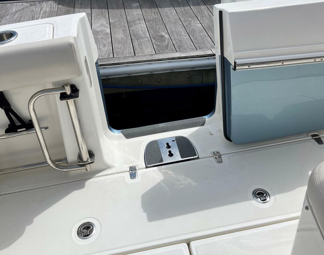 Slide: The Image of Boston Whaler 330 Outrage 2017 - 5289982