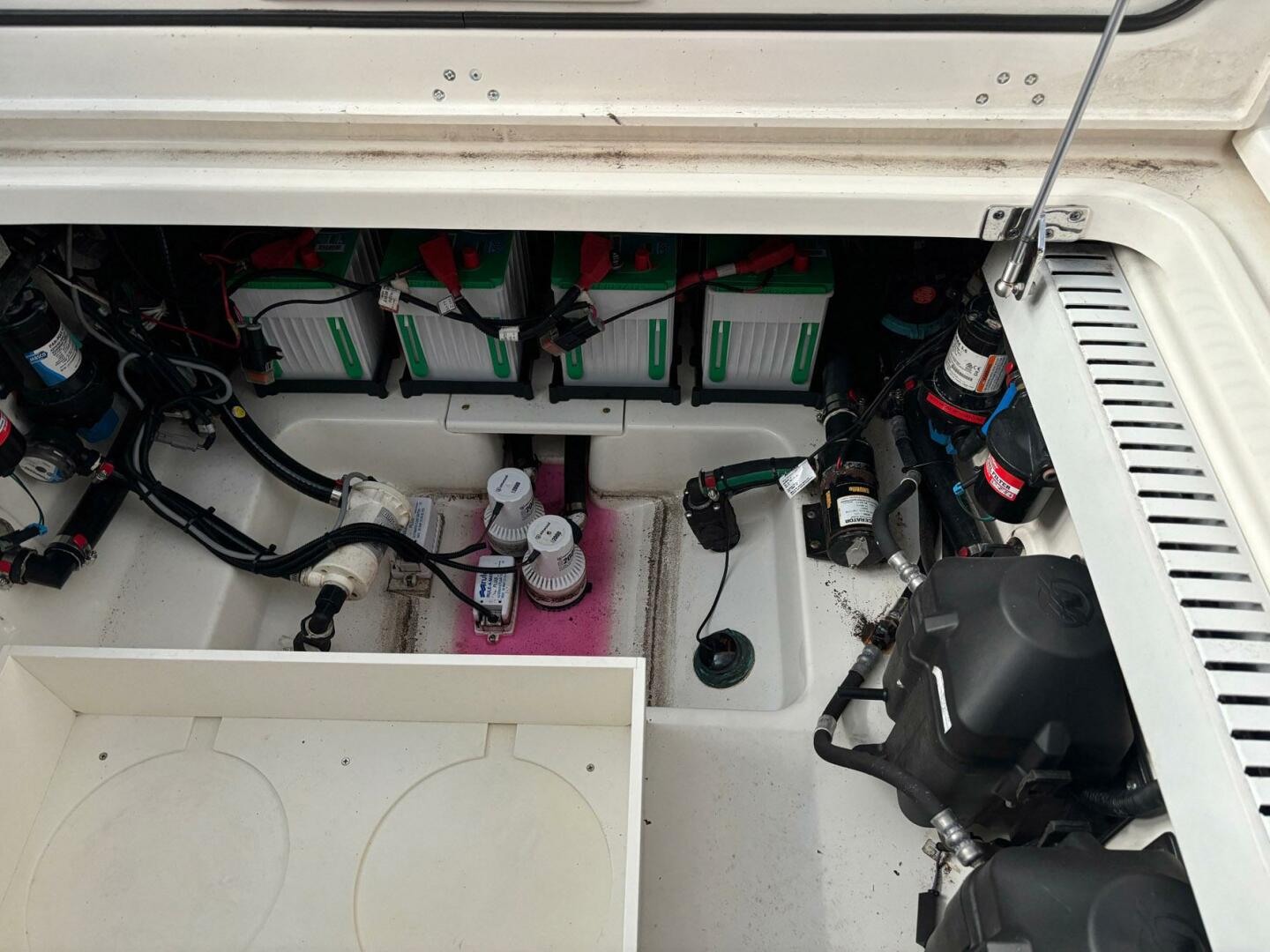 Slide: The Image of Boston Whaler 330 Outrage 2017 - 5289984