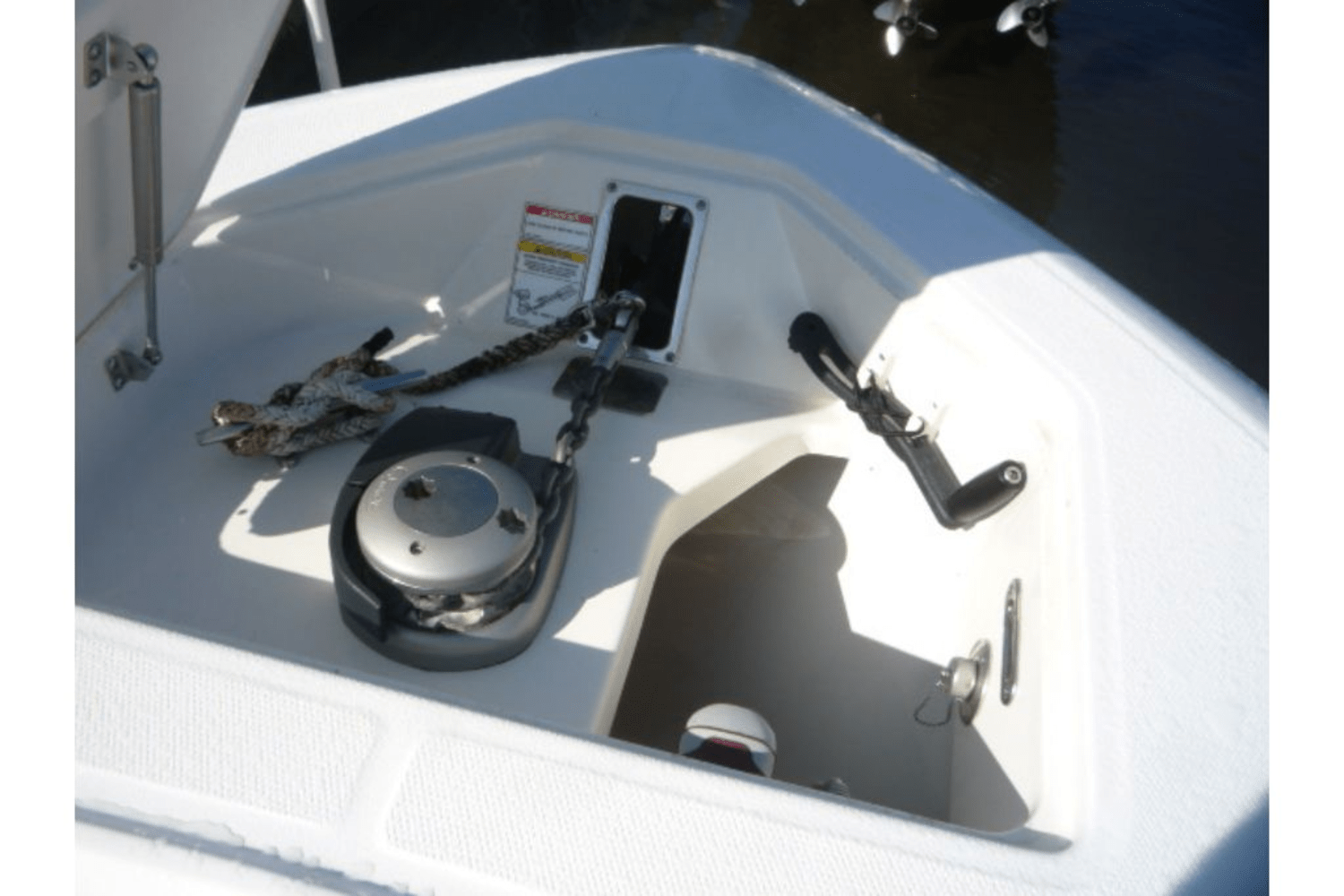 Slide: The Image of Boston Whaler 330 OUTRAGE 2017 - 25