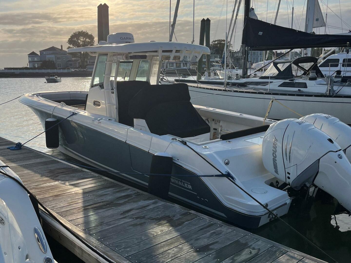 Slide: The Image of Boston Whaler 330 Outrage 2017 - 5289963