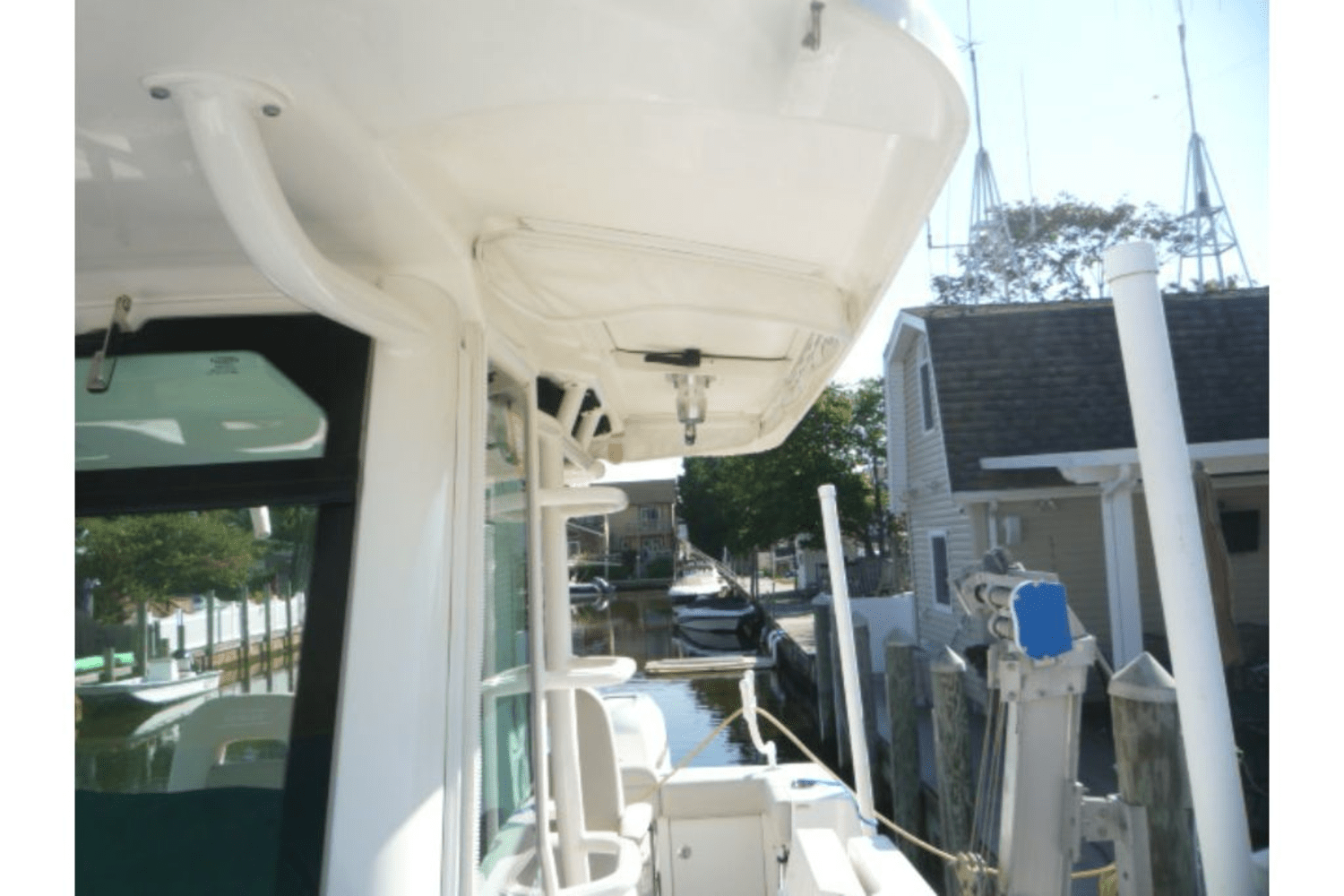 Slide: The Image of Boston Whaler 330 OUTRAGE 2017 - 8