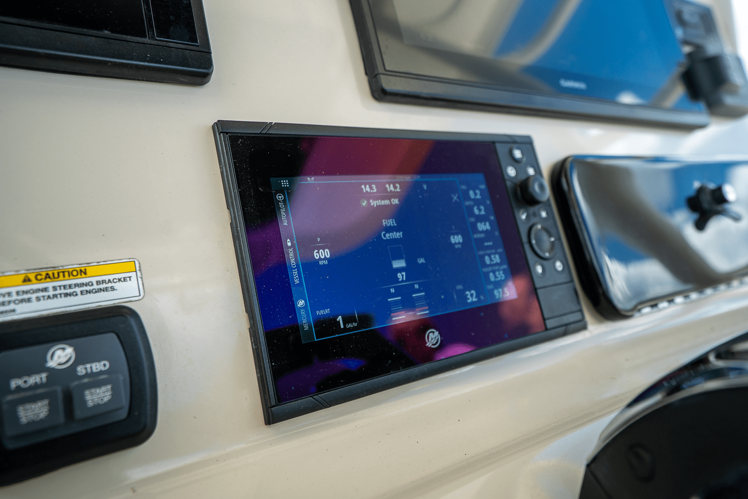 Slide: The Image of Boston Whaler 330 Outrage 2018 - 16