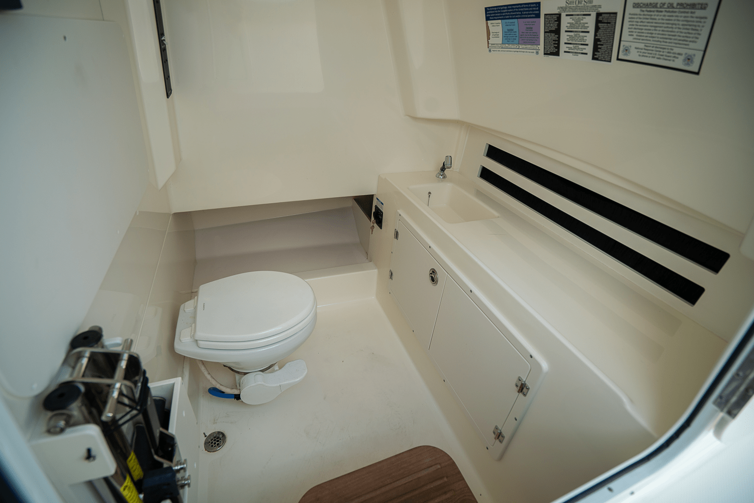 Slide: The Image of Boston Whaler 330 Outrage 2018 - 21