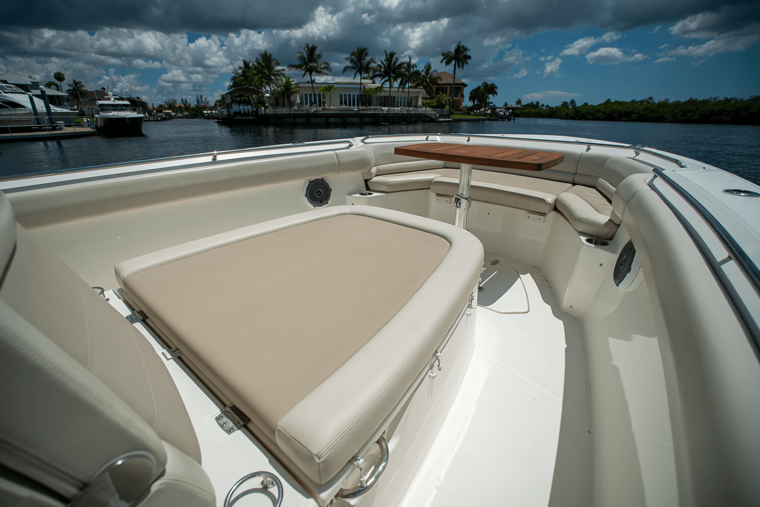 Slide: The Image of Boston Whaler 330 Outrage 2018 - 22