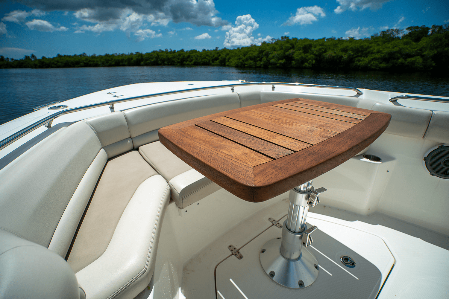 Slide: The Image of Boston Whaler 330 Outrage 2018 - 26
