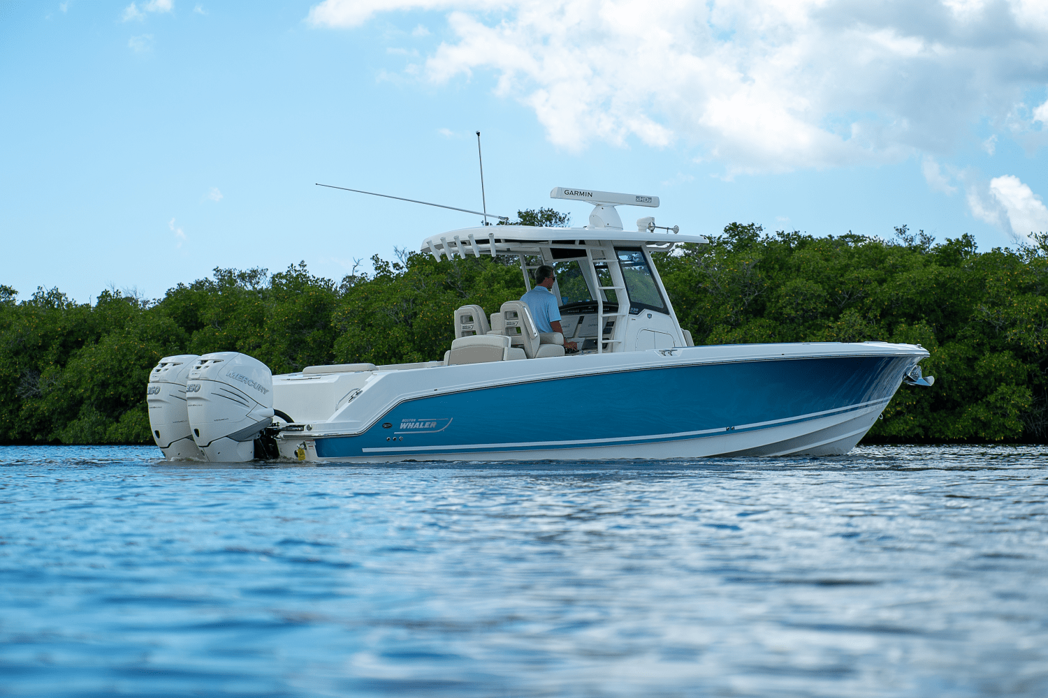 Slide: The Image of Boston Whaler 330 Outrage 2018 - 34