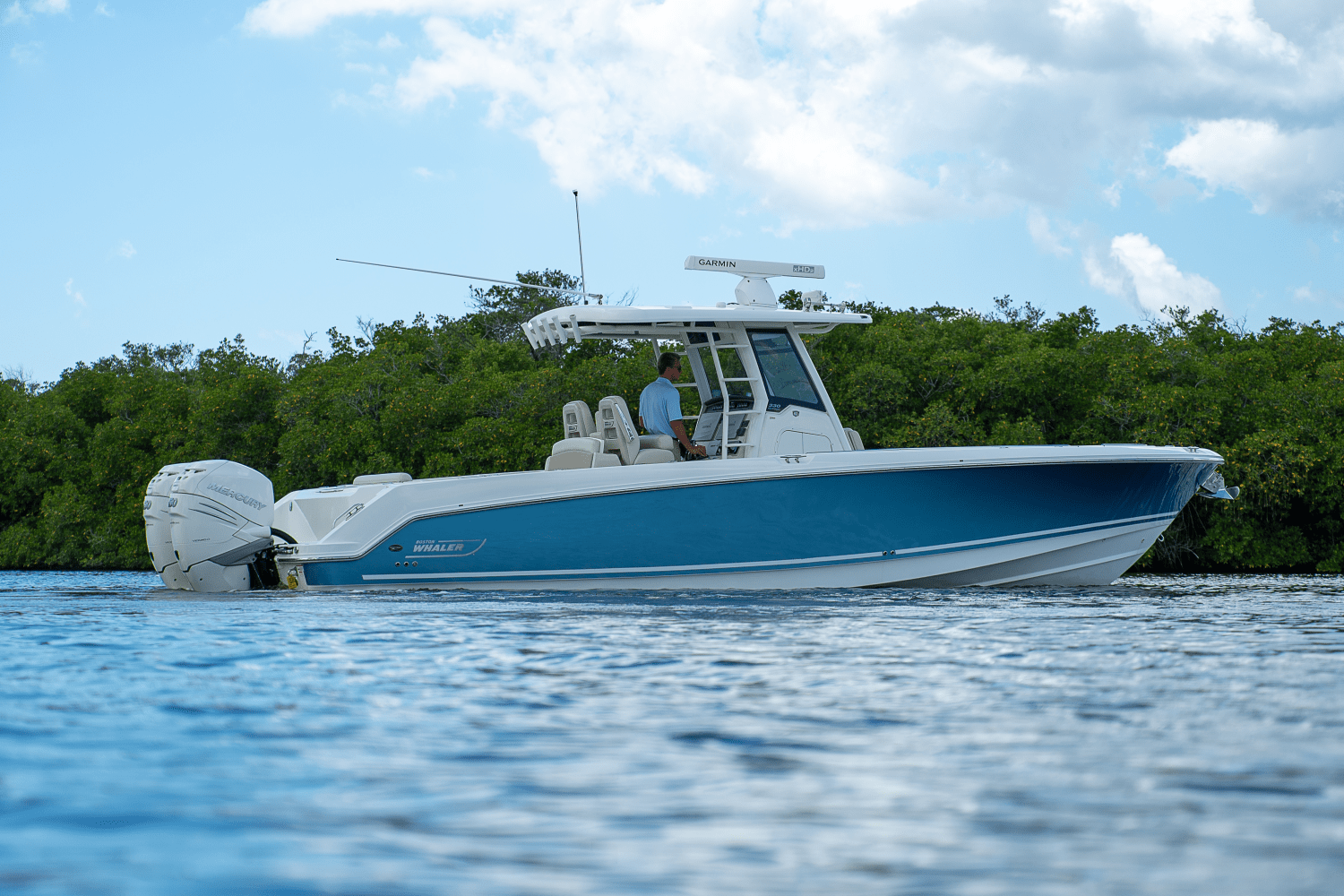 Slide: The Image of Boston Whaler 330 Outrage 2018 - 35