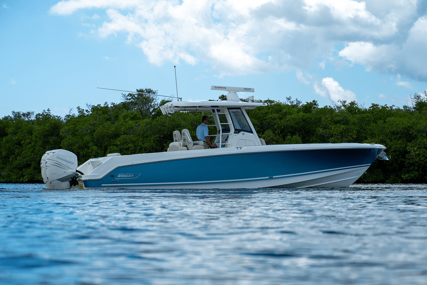 Slide: The Image of Boston Whaler 330 Outrage 2018 - 36