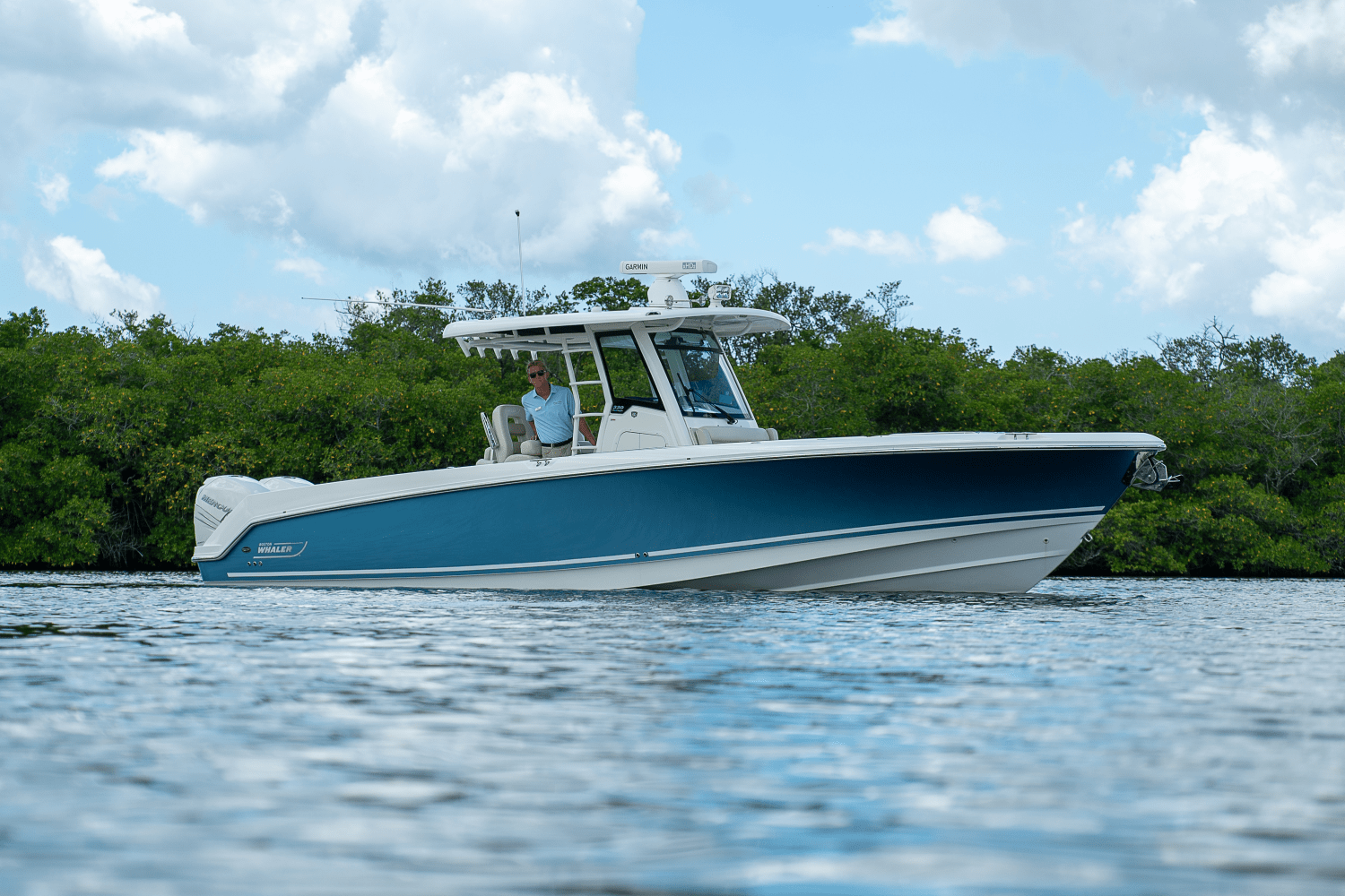 Slide: The Image of Boston Whaler 330 Outrage 2018 - 39