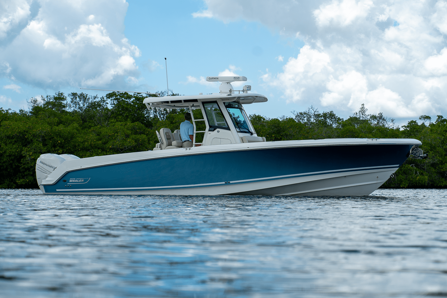 Slide: The Image of Boston Whaler 330 Outrage 2018 - 40