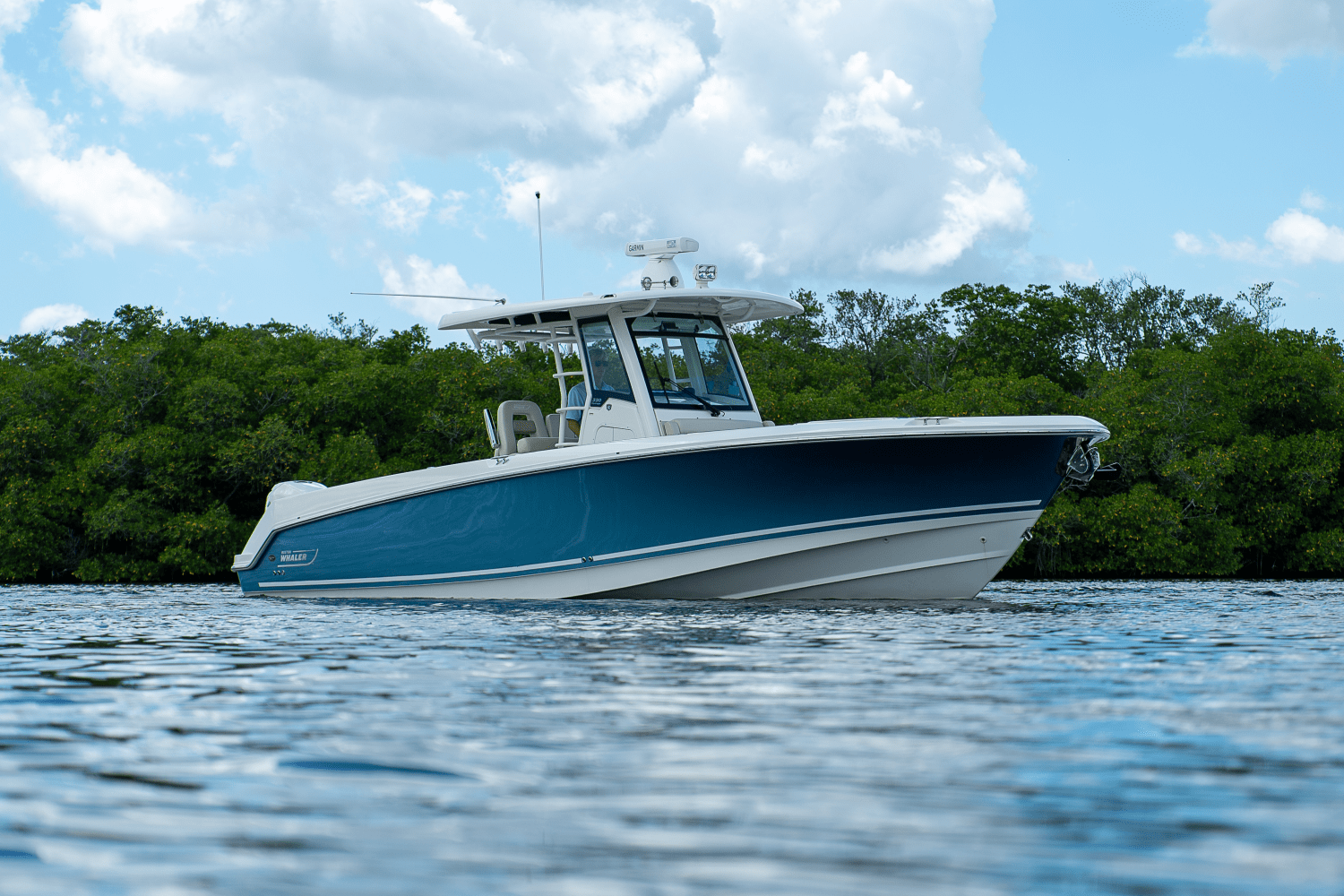 Slide: The Image of Boston Whaler 330 Outrage 2018 - 41