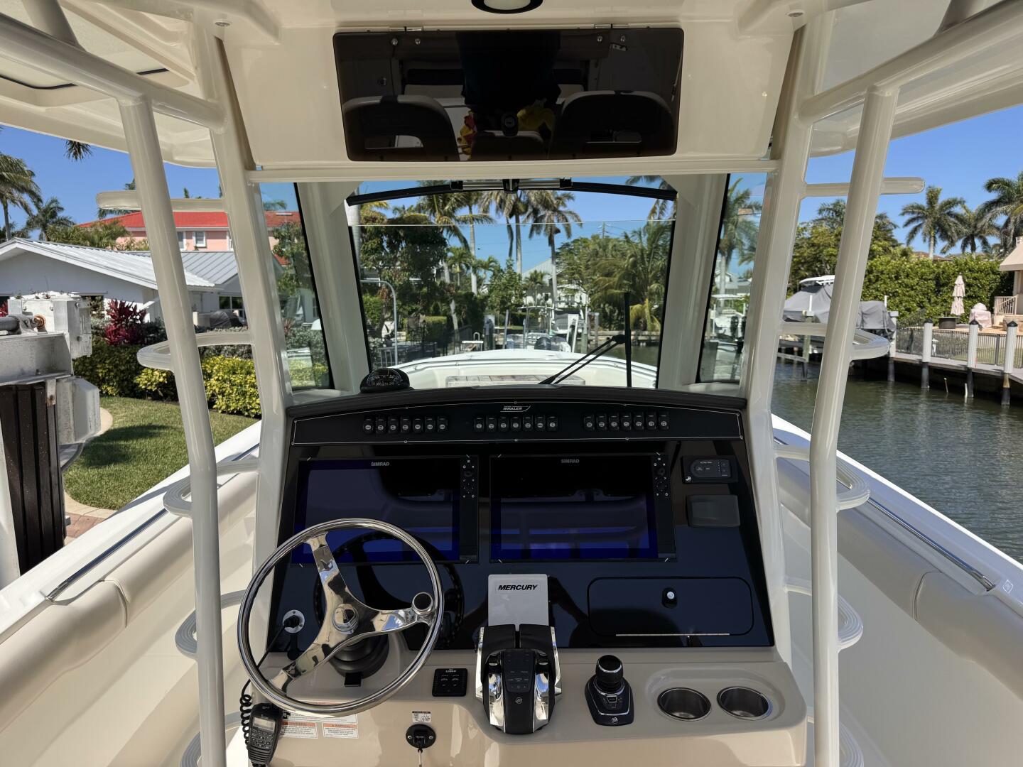 Slide: The Image of Boston Whaler 330 Outrage 2018 - 5266640