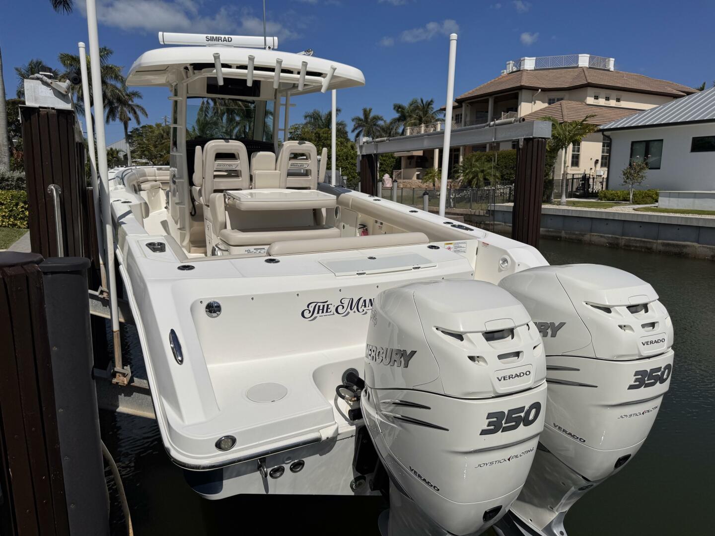 Slide: The Image of Boston Whaler 330 Outrage 2018 - 5266643
