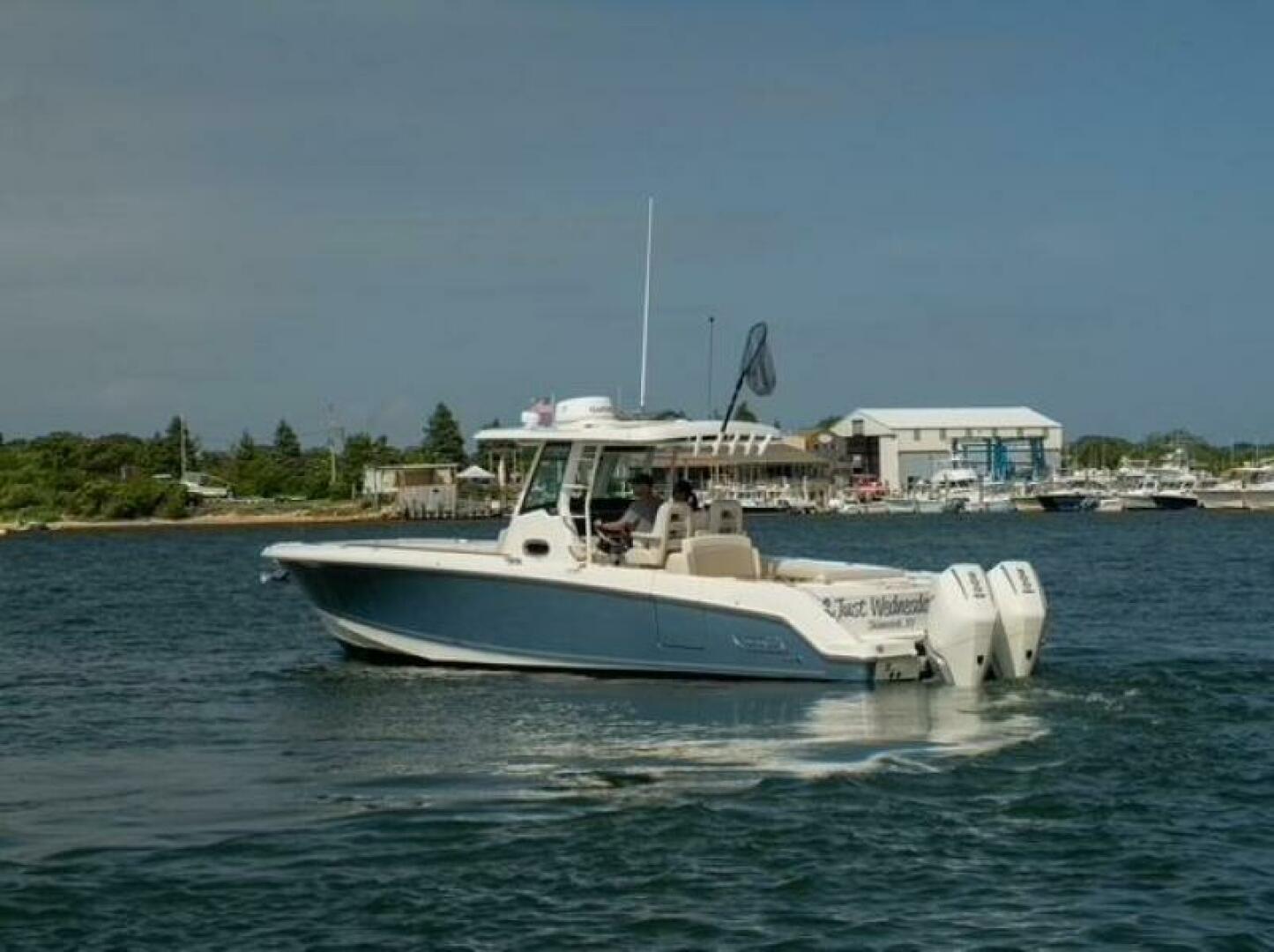 Slide: The Image of Boston Whaler 330 Outrage 2022 - 5300261