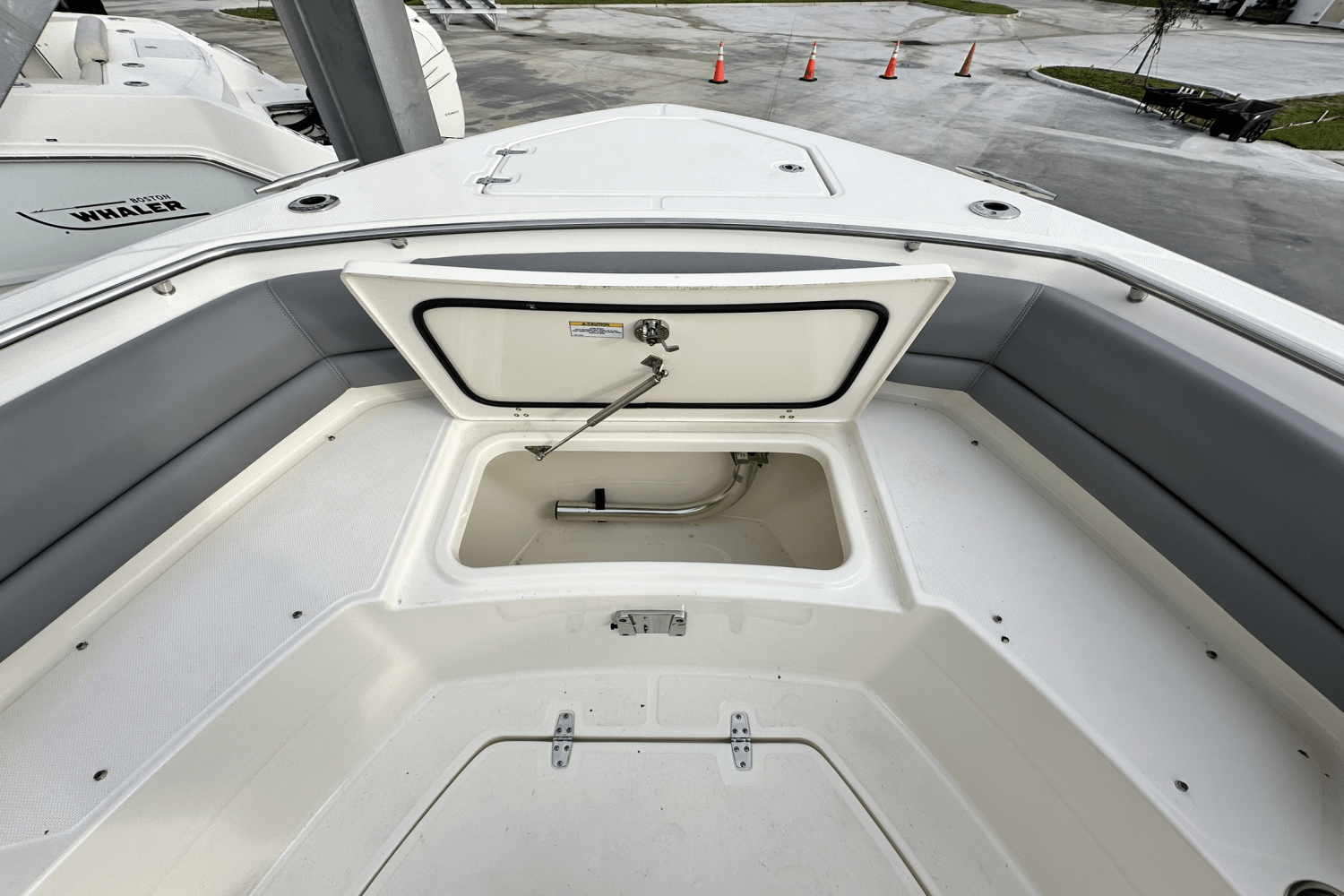 Slide: The Image of Boston Whaler 330 OUTRAGE 2023 - 35