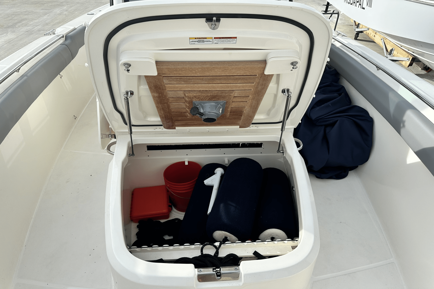 Slide: The Image of Boston Whaler 330 OUTRAGE 2023 - 38