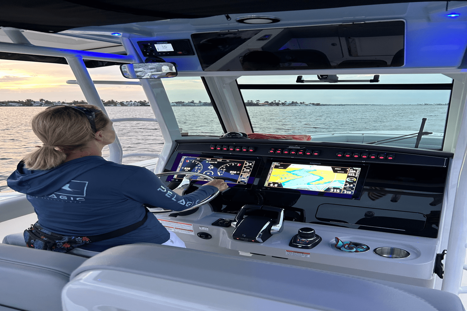 Slide: The Image of Boston Whaler 330 OUTRAGE 2023 - 41