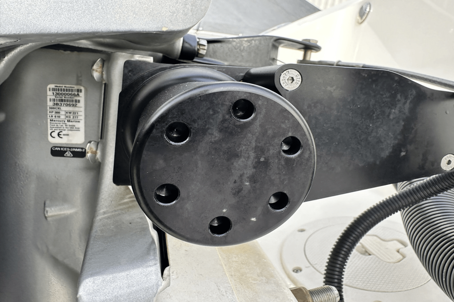 Slide: The Image of Boston Whaler 330 OUTRAGE 2023 - 44