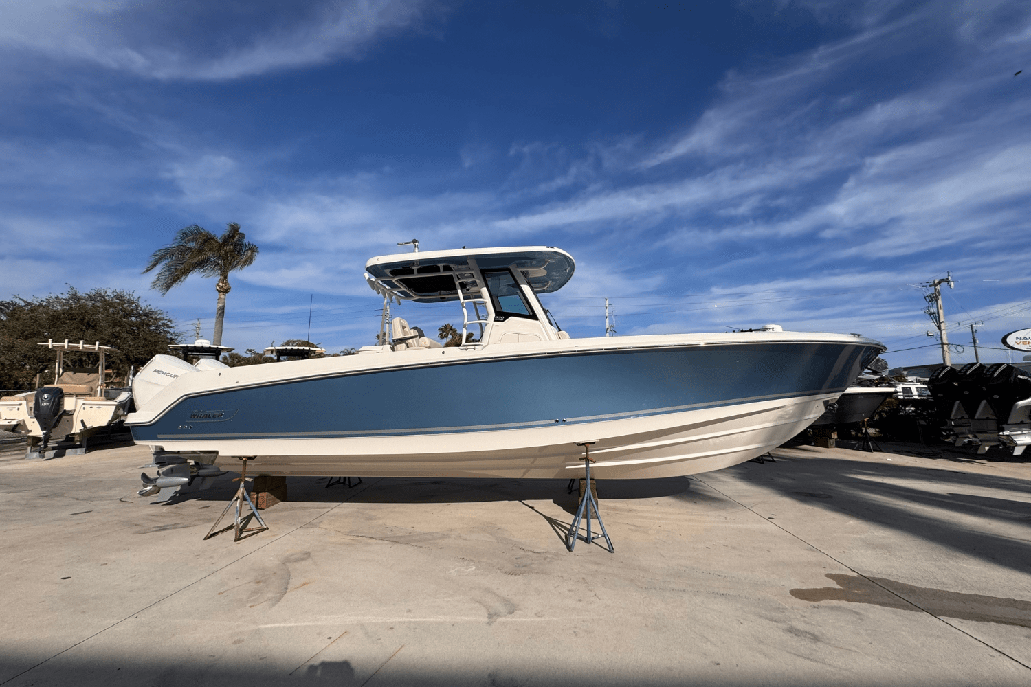 Slide: The Image of Boston Whaler 330 Outrage 2025 - 0