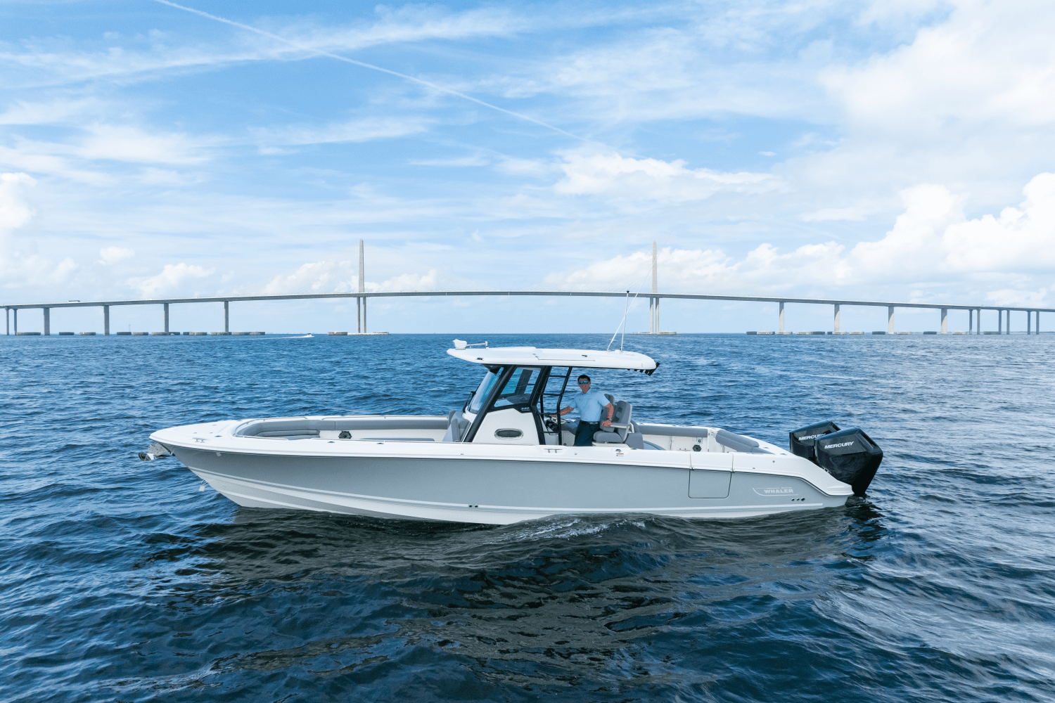 Slide: The Image of Boston Whaler 330 Outrage 2025 - 0