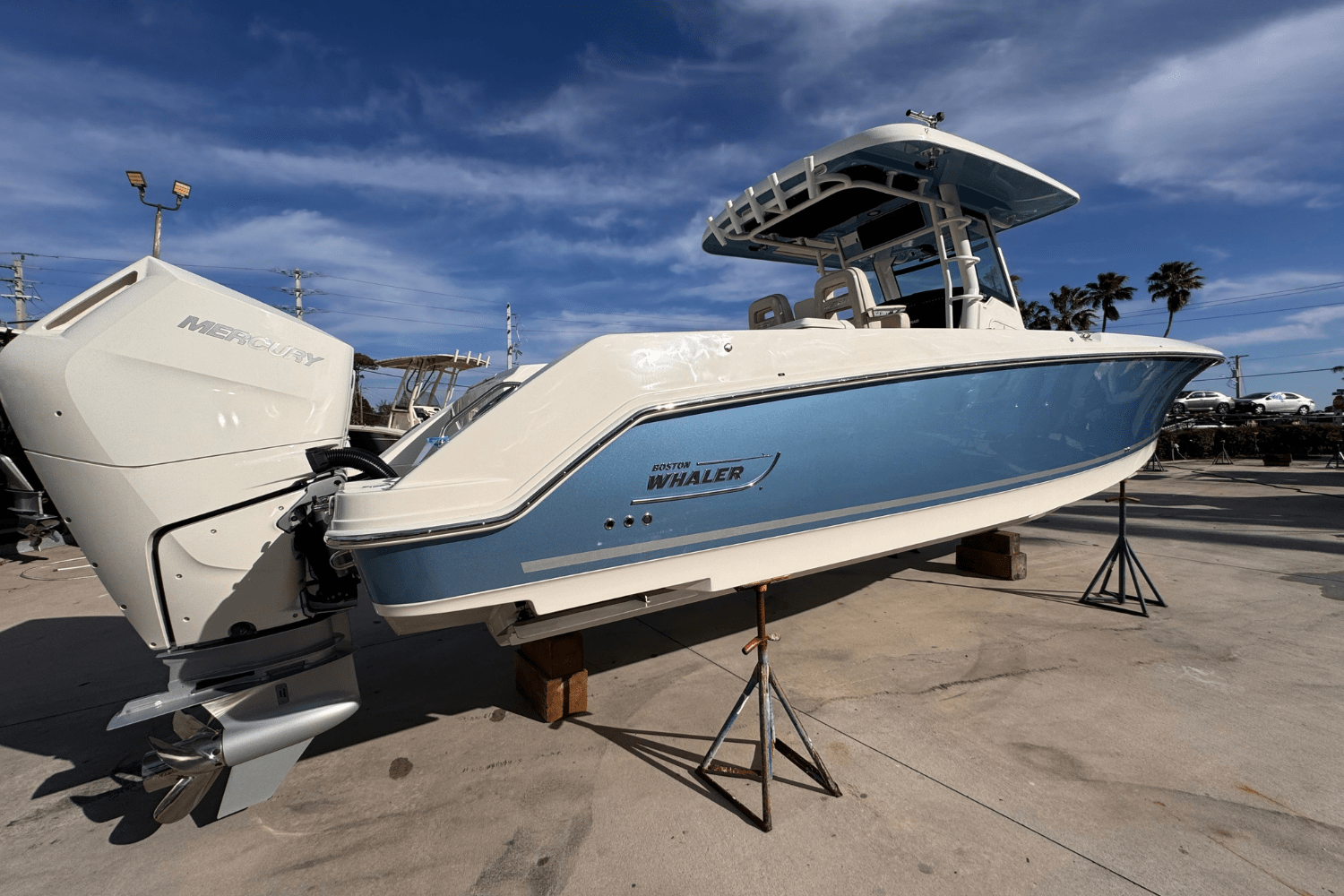 Slide: The Image of Boston Whaler 330 Outrage 2025 - 1