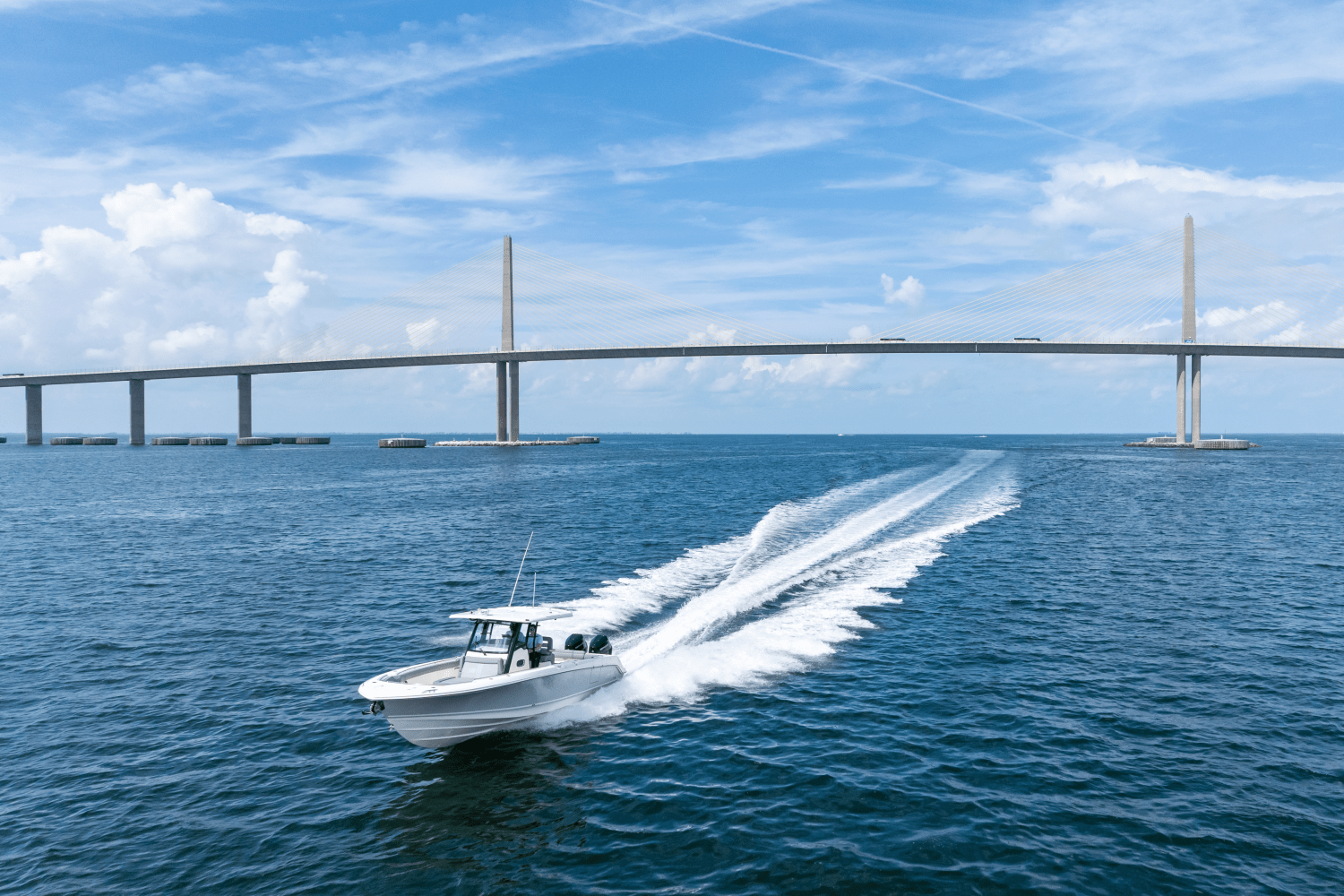 Slide: The Image of Boston Whaler 330 Outrage 2025 - 1