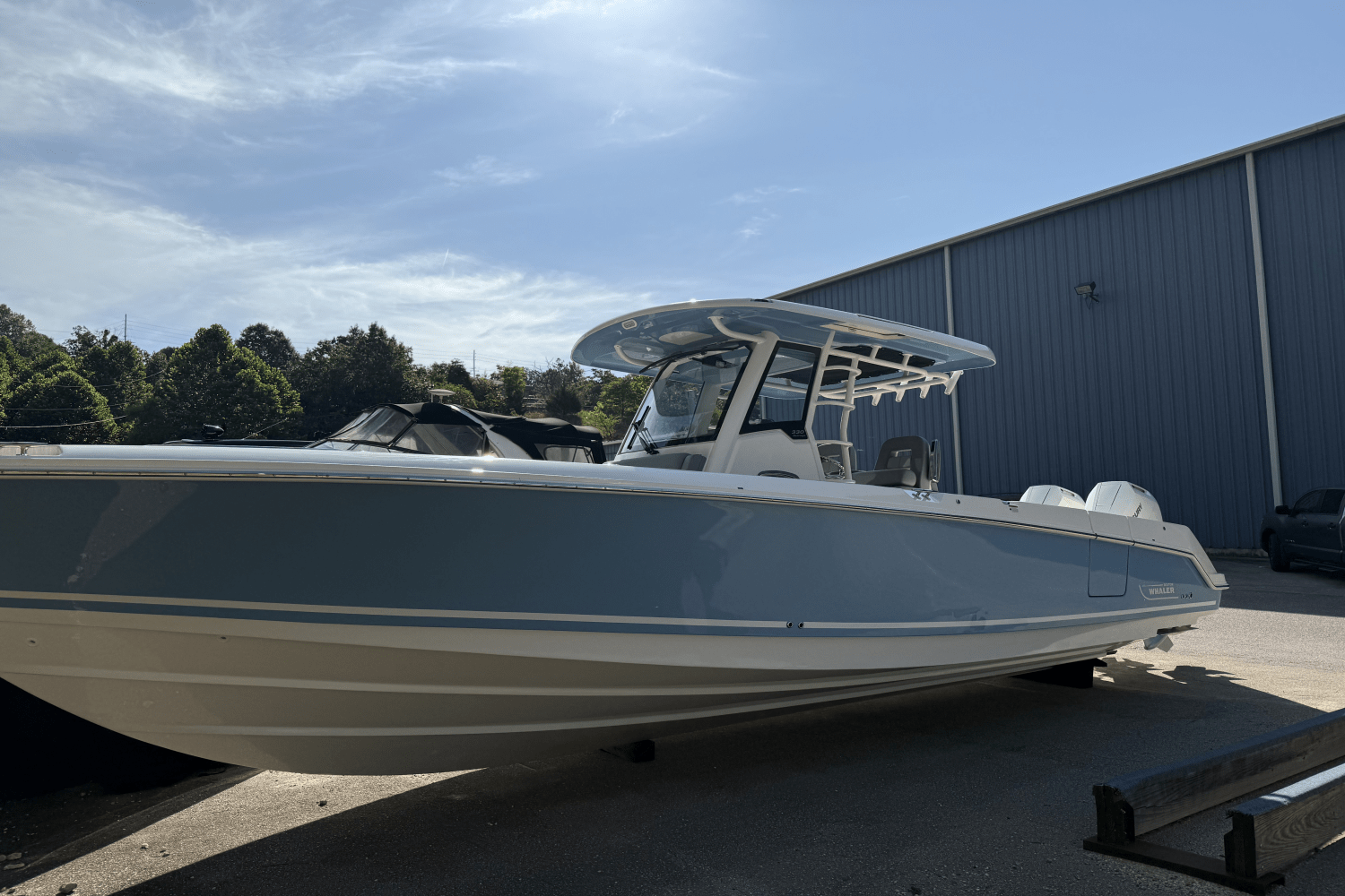 Slide: The Image of Boston Whaler 330 Outrage 2025 - 1