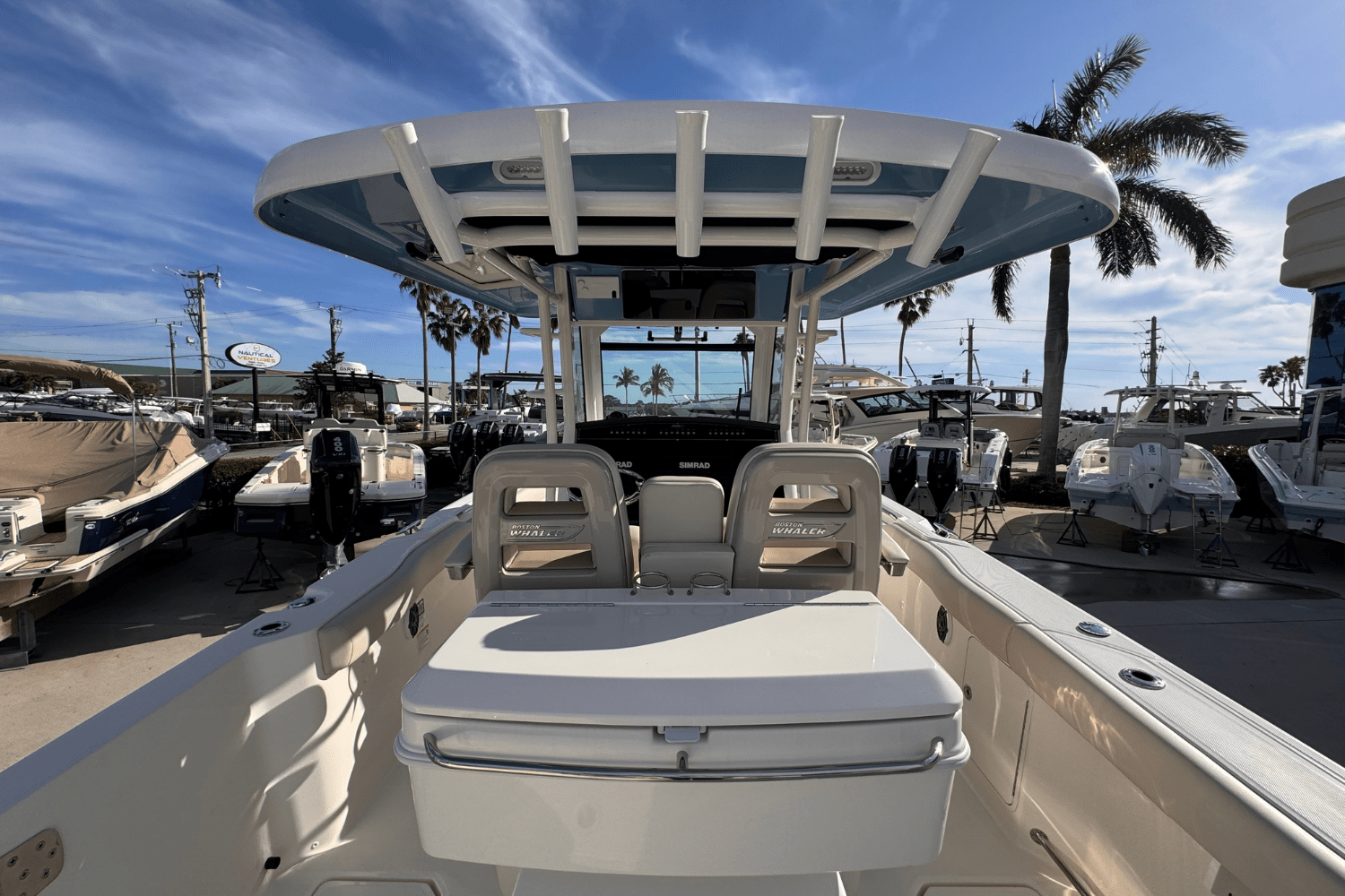 Slide: The Image of Boston Whaler 330 Outrage 2025 - 11